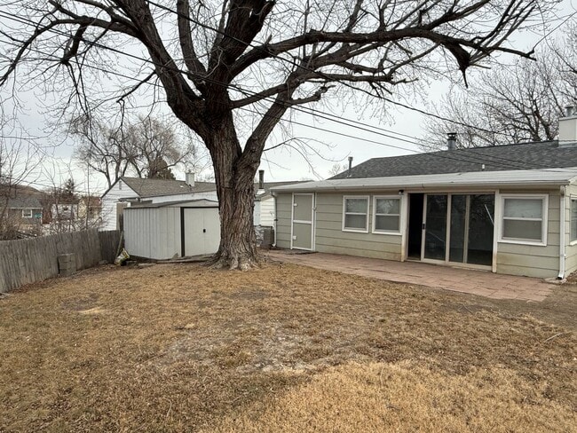 Building Photo - ~Applications Pending~ 2 bedroom, 1 bath Home for Rent