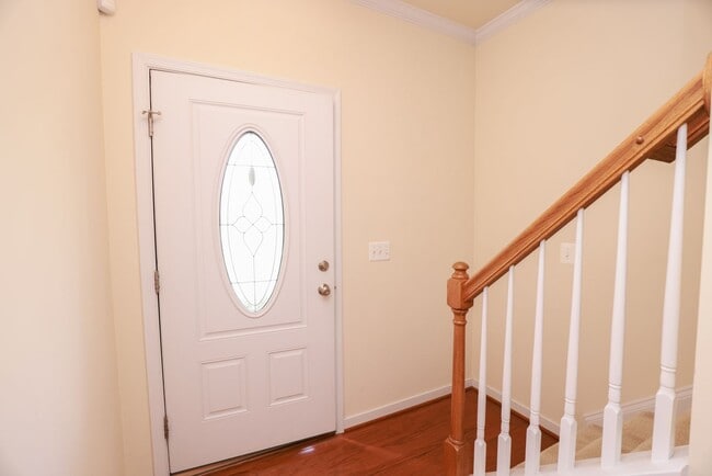 Building Photo - --Available in June-- Luxury 3 Story Town ...