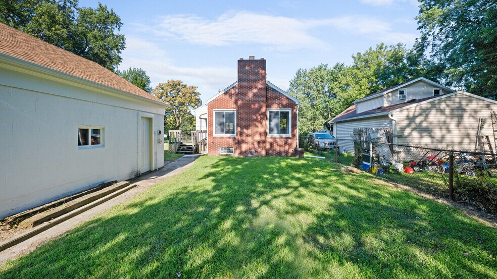 Back - 1001 Patchen Rd