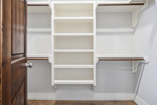 Building Photo - 1125 Walton Ln