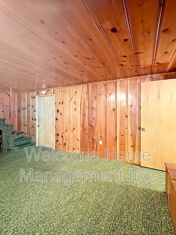 Building Photo - 1228 Sandelin Ave