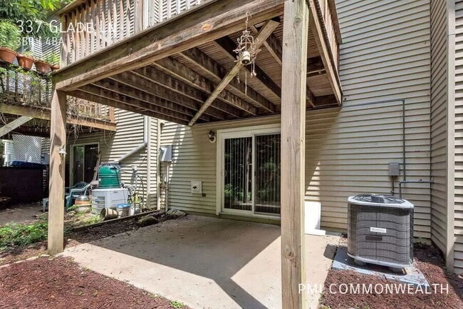 Building Photo - 337 Glade Ln
