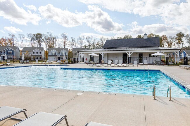 Building Photo - 580 Glen Clova Dr