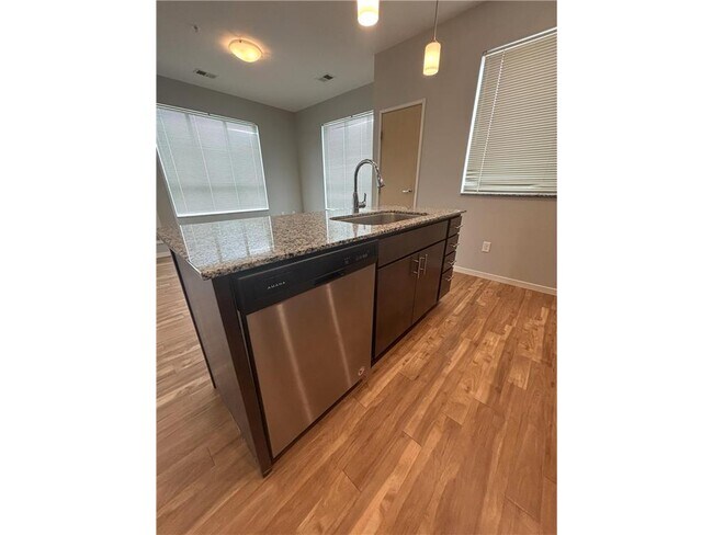 Building Photo - 1901 Pirate Dr