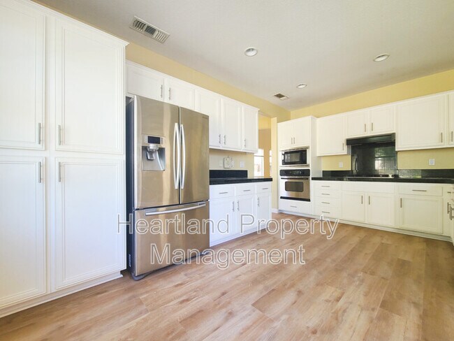 Building Photo - 714 Casita Ln