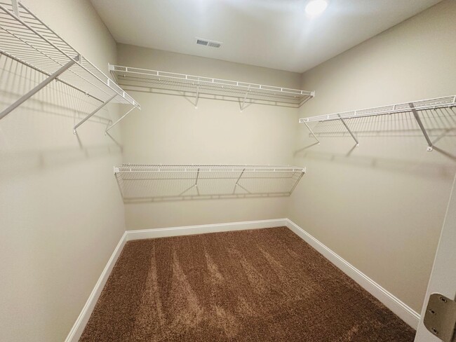 Building Photo - Beautiful Like-New 3 bed/2.5 bath w/ 2-car garage & fenced in backyard available June 24th!