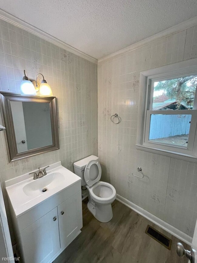 Building Photo - 3 br, 2 bath House - 518 Platinum St