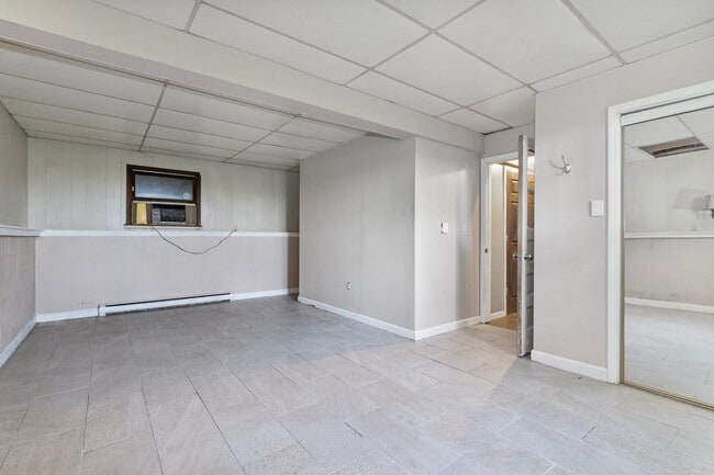 Building Photo - 18215 W Schweitzer Rd