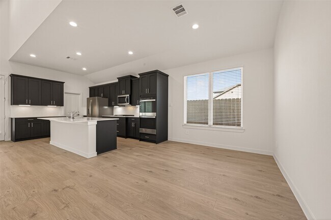 Building Photo - 2819 Red Rosehip Dr