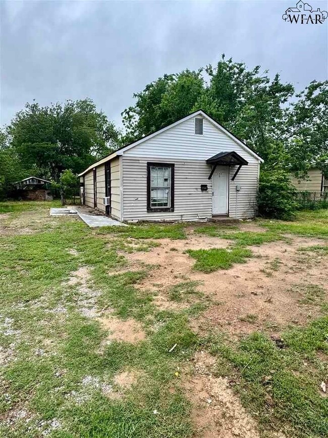 Primary Photo - 809 Paradise St