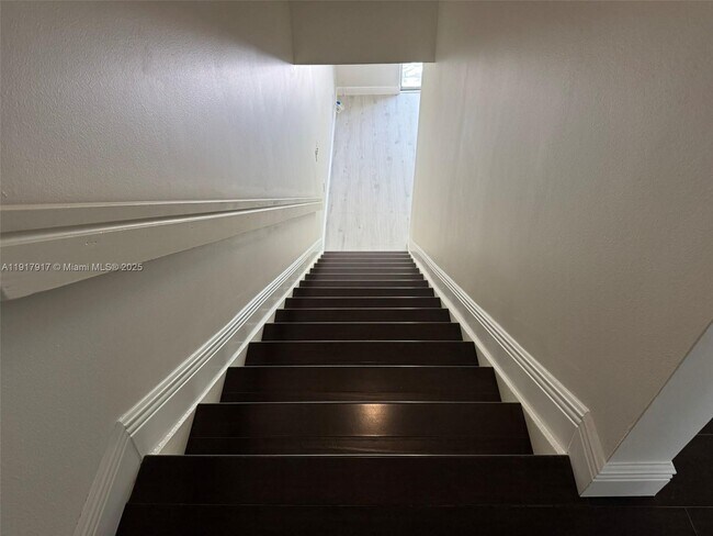 Building Photo - 16226 SW 92nd Ave