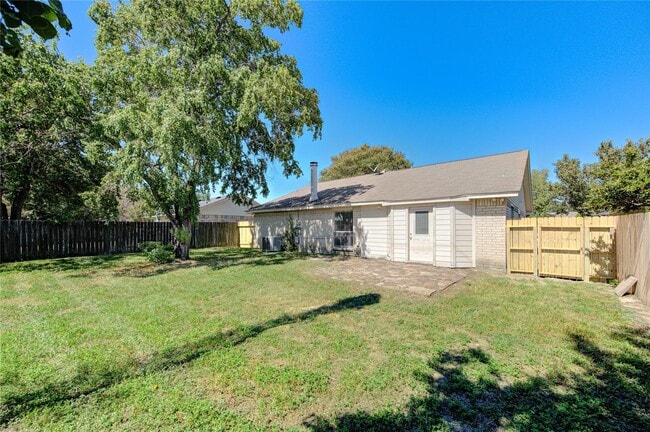 Building Photo - 24119 Silversmith Ln