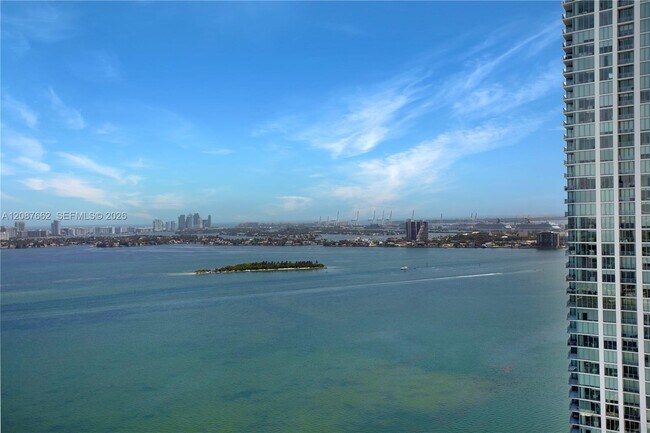 Building Photo - 650 NE 32nd St