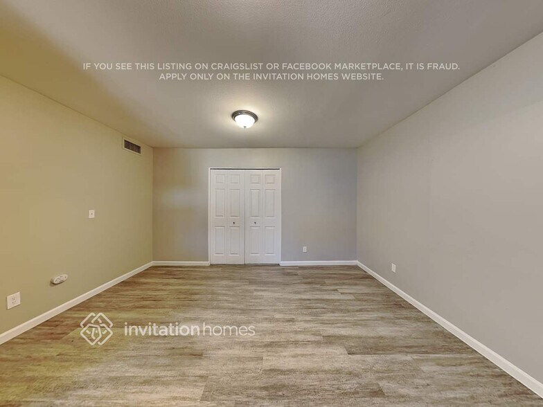 Building Photo - 2458 E Alpine Ave