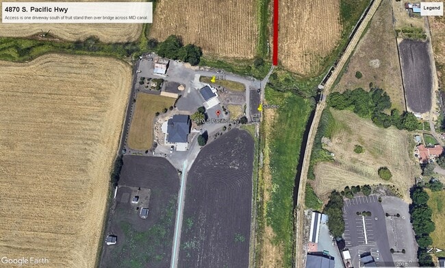 Building Photo - PRIVATE, COUNTRY LIKE SETTING IS A 2 BEDRO...
