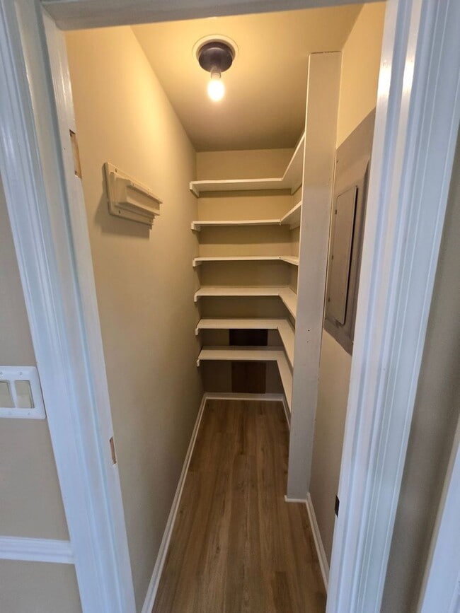 Building Photo - NEWLY REMODELED 3 bedroom house in Colonial Heights