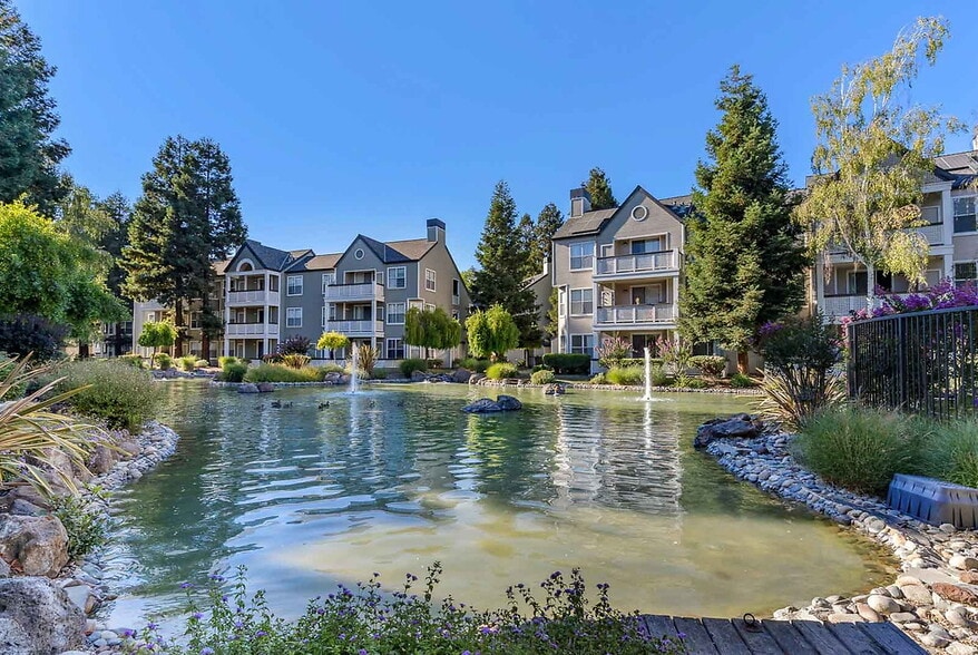 Building Photo - Willow Lake