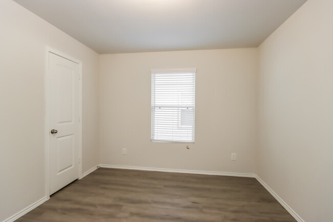 Building Photo - 2704 S Lina Ct