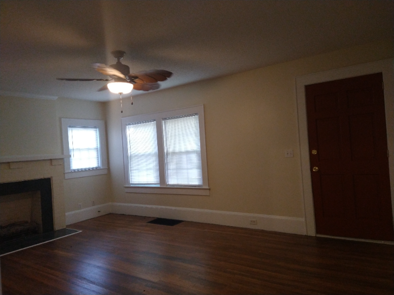 Building Photo - 1110 Hinshaw St