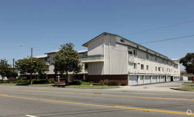 Building - Bavarian Village Apartments