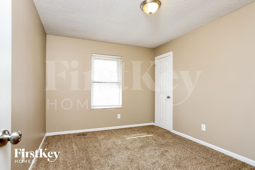 Building Photo - 24 Spring Way Dr