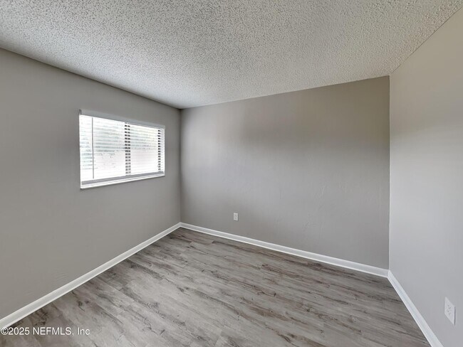 Building Photo - 31 Folson Ln