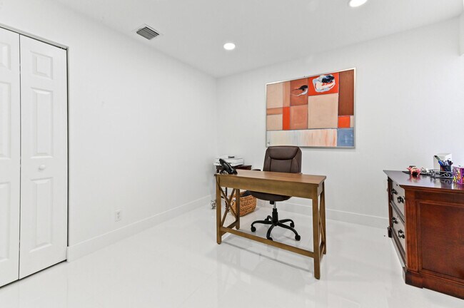 Building Photo - 11560 Augustus Dr