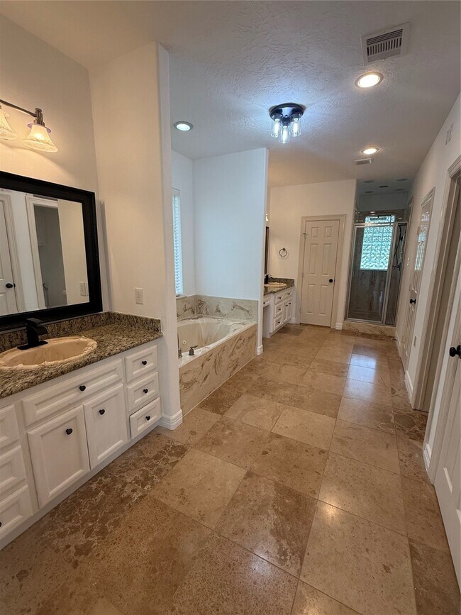 Building Photo - 3907 MOVADO Ct