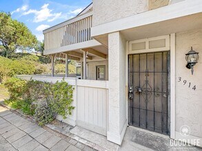 Building Photo - Peaceful and Spacious 3B/3BA condo with La...