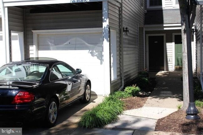 Building Photo - 12858 Fair Briar Ln