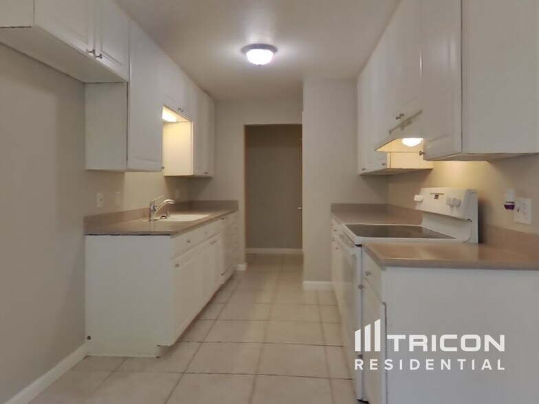 Building Photo - 810 Capstan Ct