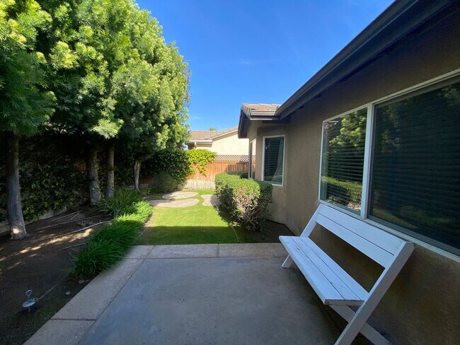 Building Photo - Gated Community of Grand Island in Seven Oaks 2 BD 2 BA Gorgeous House