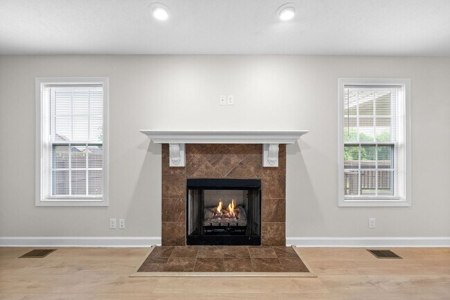 Building Photo - Pet Friendly Four Bedroom!