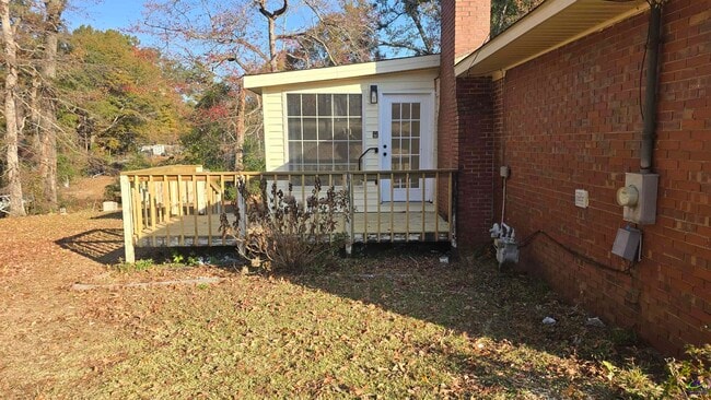 Building Photo - 101 Vivian Dr