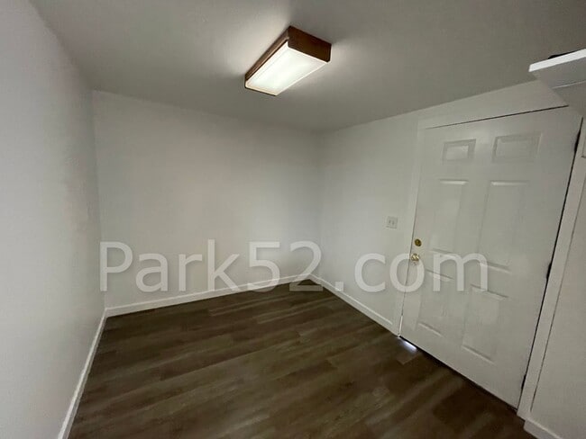 Building Photo - North Tacoma 4 Bed 2 Bath Single Family Home