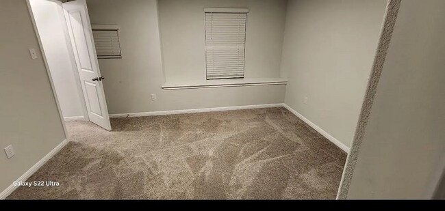 Building Photo - Charming 4BR 3.5BA w/ 2-Car Garage in Kyle