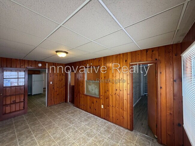 Building Photo - 145 S Sheridan Ave