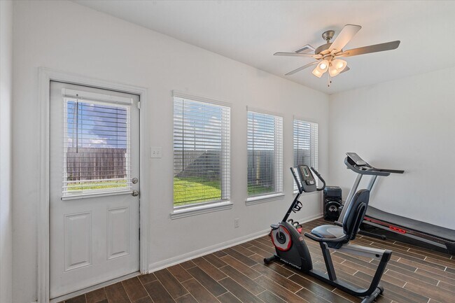 Building Photo - 4715 Painted Bunting Ln