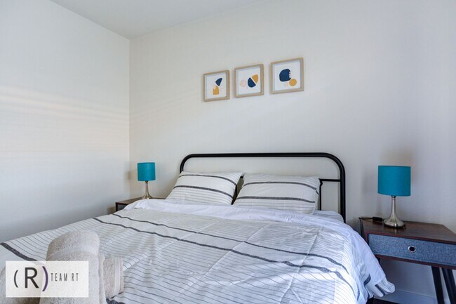Building Photo - A Bright and Cozy Home with 3 Bedroom and 2 Bathroom with a Loft