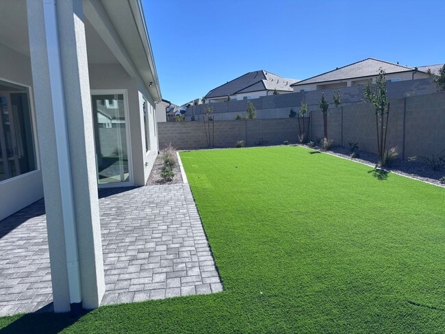 Building Photo - Beautiful 5 bed 4 bath home in Desert Canyon