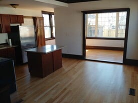 Building Photo - 3100 Elliot Ave