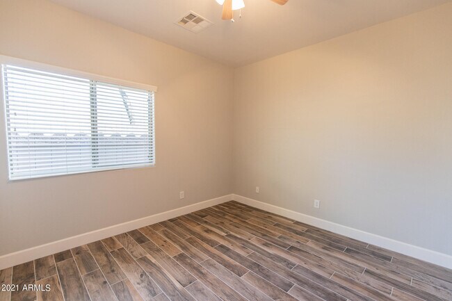 Building Photo - 13602 W Avalon Dr