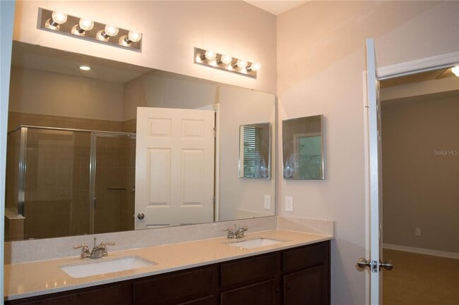 Building Photo - 8112 Summerlake Groves St