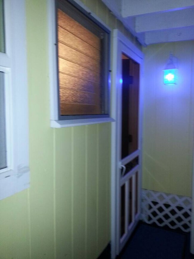 Entry to Apt - 47-337 Mahakea Rd