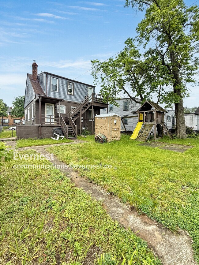 Building Photo - 21251 Westview Ave