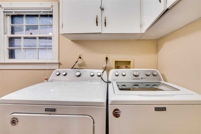 Building Photo - 1011 E 49th St