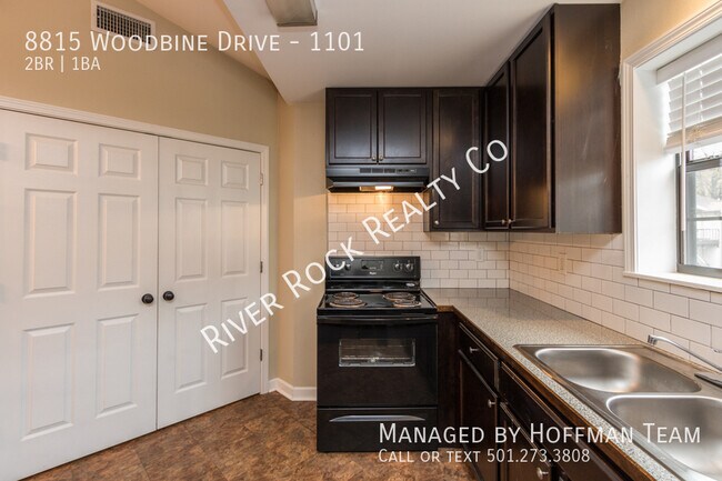 Building Photo - 8815 Woodbine Dr