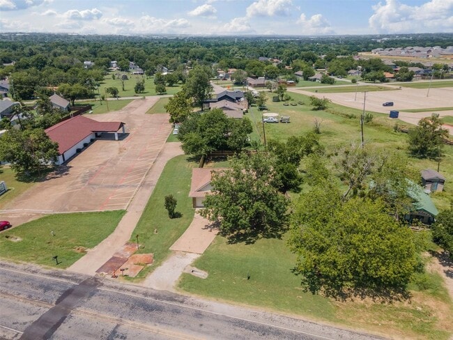 Building Photo - Charming 3-bedroom 2 bath Home Located in Cleburne.