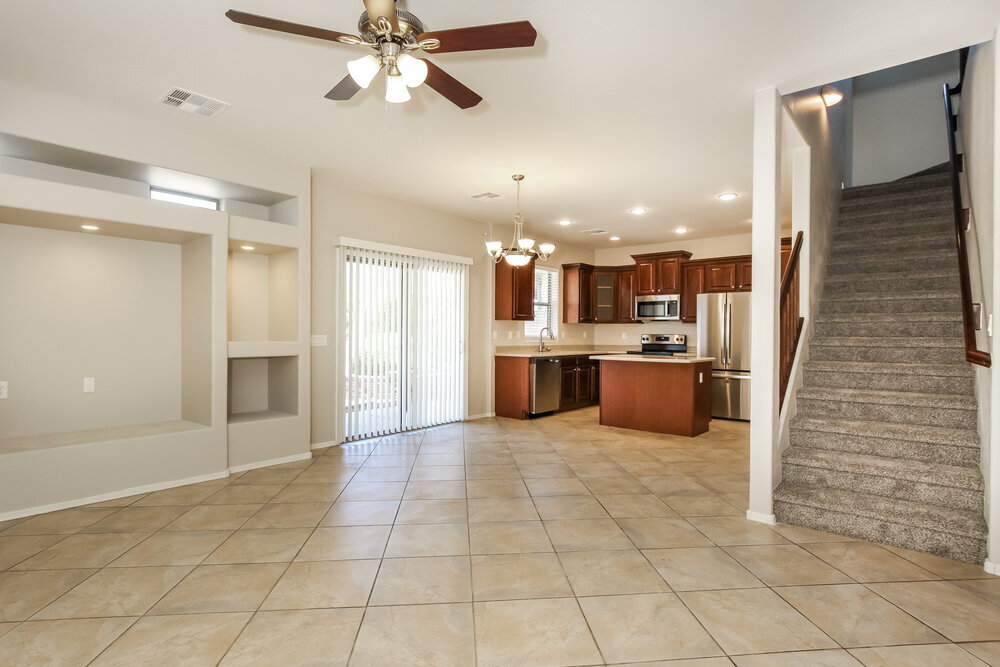 Building Photo - 8944 W Grovers Ave