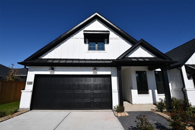 Building Photo - 19722 Dwight Eisenhower Dr